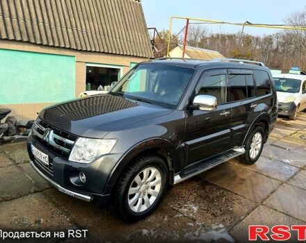Серый Мицубиси Паджеро, объемом двигателя 3.2 л и пробегом 212 тыс. км за 17000 $, фото 1 на Automoto.ua