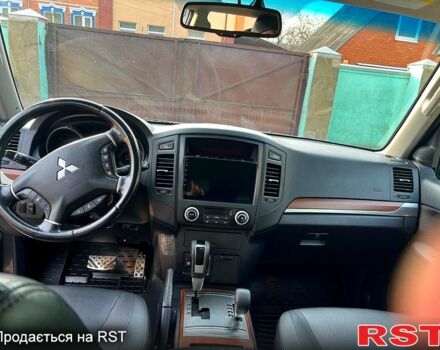 Серый Мицубиси Паджеро, объемом двигателя 3.2 л и пробегом 212 тыс. км за 17000 $, фото 5 на Automoto.ua