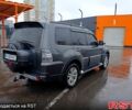 Серый Мицубиси Паджеро, объемом двигателя 3.2 л и пробегом 183 тыс. км за 18500 $, фото 4 на Automoto.ua