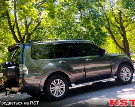 Сірий Міцубісі Паджеро, об'ємом двигуна 3.2 л та пробігом 179 тис. км за 17000 $, фото 2 на Automoto.ua