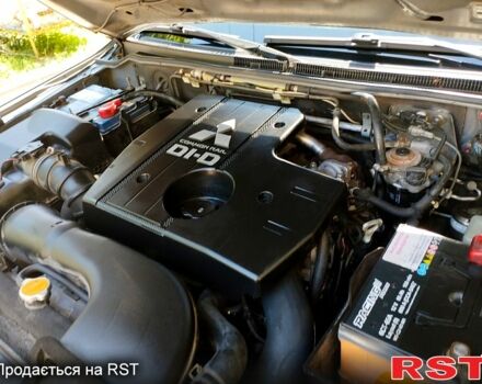 Сірий Міцубісі Паджеро, об'ємом двигуна 3.2 л та пробігом 179 тис. км за 17000 $, фото 12 на Automoto.ua