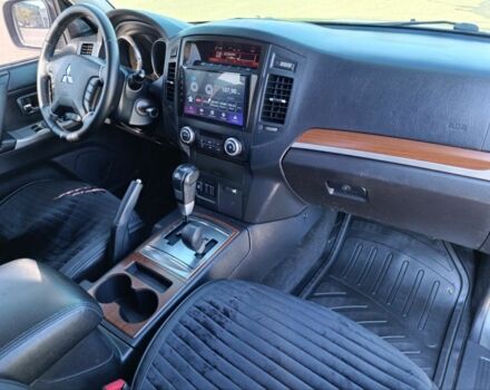 Сірий Міцубісі Паджеро, об'ємом двигуна 3.2 л та пробігом 183 тис. км за 19999 $, фото 16 на Automoto.ua