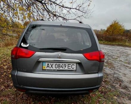 Сірий Міцубісі Паджеро, об'ємом двигуна 2.5 л та пробігом 245 тис. км за 13000 $, фото 6 на Automoto.ua