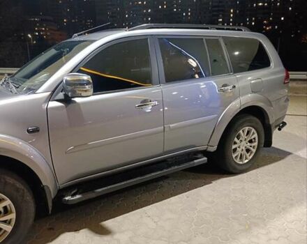 Серый Мицубиси Паджеро, объемом двигателя 2.48 л и пробегом 150 тыс. км за 13777 $, фото 1 на Automoto.ua