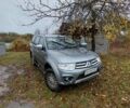 Сірий Міцубісі Паджеро, об'ємом двигуна 2.5 л та пробігом 245 тис. км за 13000 $, фото 1 на Automoto.ua