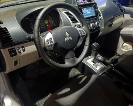Серый Мицубиси Паджеро, объемом двигателя 2.48 л и пробегом 150 тыс. км за 13777 $, фото 4 на Automoto.ua