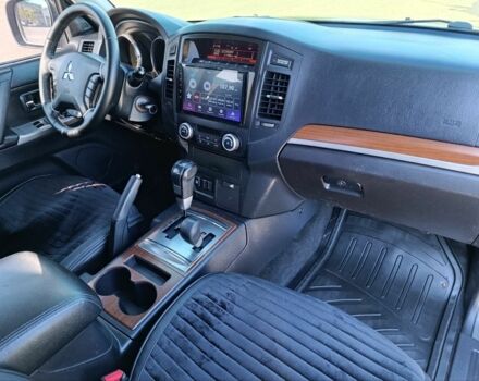 Сірий Міцубісі Паджеро, об'ємом двигуна 3.2 л та пробігом 183 тис. км за 19999 $, фото 14 на Automoto.ua