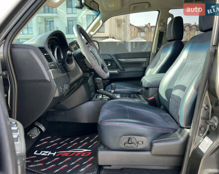 Сірий Міцубісі Паджеро, об'ємом двигуна 3 л та пробігом 186 тис. км за 21500 $, фото 27 на Automoto.ua