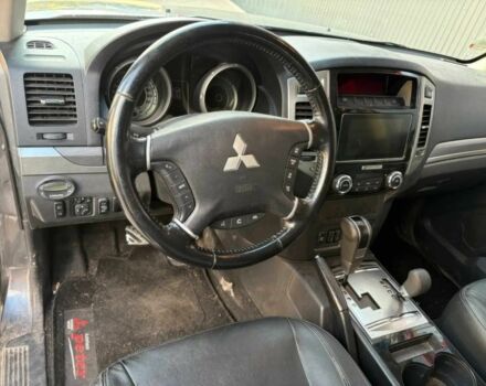 Сірий Міцубісі Паджеро, об'ємом двигуна 3.2 л та пробігом 65 тис. км за 18000 $, фото 6 на Automoto.ua