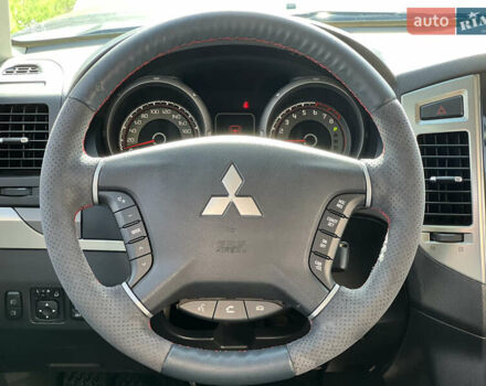 Сірий Міцубісі Паджеро, об'ємом двигуна 3 л та пробігом 186 тис. км за 21500 $, фото 41 на Automoto.ua