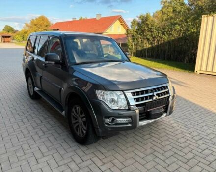 Серый Мицубиси Паджеро, объемом двигателя 3.2 л и пробегом 68 тыс. км за 10000 $, фото 2 на Automoto.ua