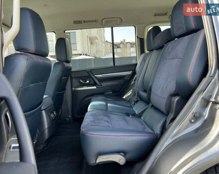 Сірий Міцубісі Паджеро, об'ємом двигуна 3 л та пробігом 186 тис. км за 21500 $, фото 36 на Automoto.ua