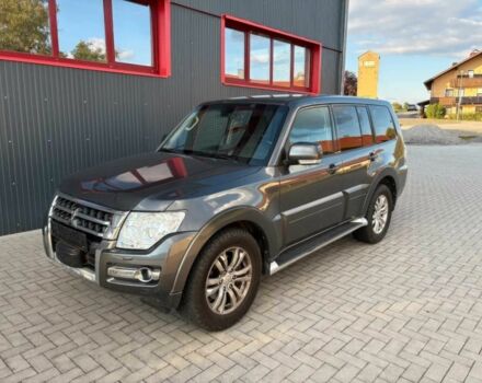 Серый Мицубиси Паджеро, объемом двигателя 3.2 л и пробегом 57 тыс. км за 20000 $, фото 2 на Automoto.ua