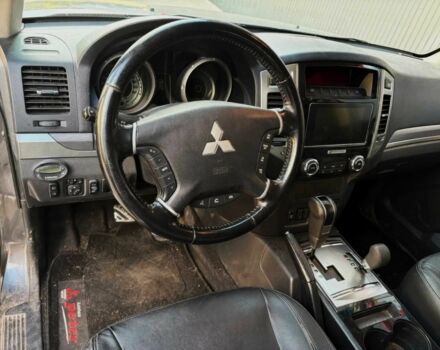 Серый Мицубиси Паджеро, объемом двигателя 3.2 л и пробегом 57 тыс. км за 20000 $, фото 6 на Automoto.ua