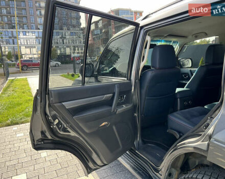 Сірий Міцубісі Паджеро, об'ємом двигуна 3 л та пробігом 186 тис. км за 21500 $, фото 31 на Automoto.ua