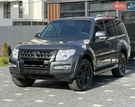 Сірий Міцубісі Паджеро, об'ємом двигуна 3 л та пробігом 186 тис. км за 21500 $, фото 2 на Automoto.ua