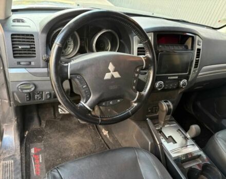 Серый Мицубиси Паджеро, объемом двигателя 3.2 л и пробегом 68 тыс. км за 10000 $, фото 5 на Automoto.ua