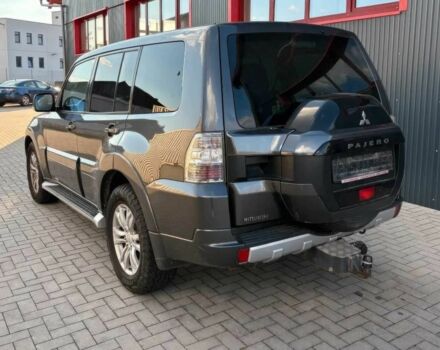 Серый Мицубиси Паджеро, объемом двигателя 3.2 л и пробегом 68 тыс. км за 10000 $, фото 4 на Automoto.ua