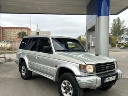 Сірий Міцубісі Паджеро, об'ємом двигуна 2.8 л та пробігом 333 тис. км за 3200 $, фото 1 на Automoto.ua