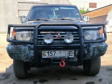 Серый Мицубиси Паджеро, объемом двигателя 3.5 л и пробегом 400 тыс. км за 3000 $, фото 1 на Automoto.ua