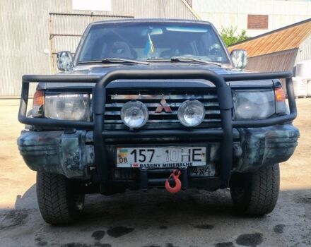 Серый Мицубиси Паджеро, объемом двигателя 3.5 л и пробегом 400 тыс. км за 3000 $, фото 1 на Automoto.ua