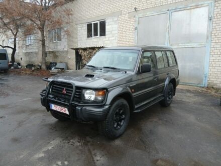 Серый Мицубиси Паджеро, объемом двигателя 2.8 л и пробегом 300 тыс. км за 4700 $, фото 1 на Automoto.ua