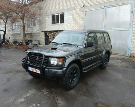 Серый Мицубиси Паджеро, объемом двигателя 2.8 л и пробегом 300 тыс. км за 4700 $, фото 1 на Automoto.ua