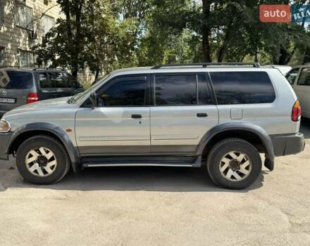 Серый Мицубиси Паджеро, объемом двигателя 3 л и пробегом 227 тыс. км за 6500 $, фото 1 на Automoto.ua