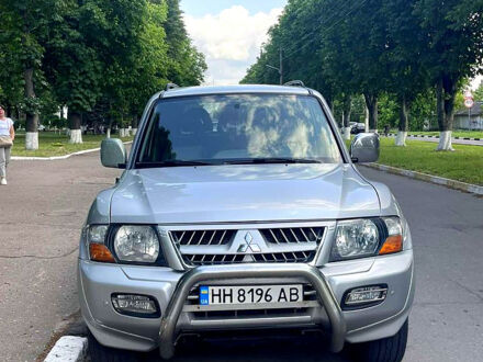 Серый Мицубиси Паджеро, объемом двигателя 3.2 л и пробегом 211 тыс. км за 9900 $, фото 1 на Automoto.ua