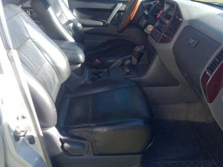 Серый Мицубиси Паджеро, объемом двигателя 3.5 л и пробегом 240 тыс. км за 5800 $, фото 1 на Automoto.ua