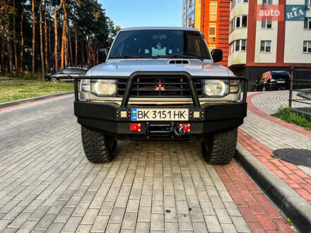 Мицубиси Паджеро 2003 в Вараш (Кузнецовск) на Automoto.ua Серый Мицубиси Паджеро, объемом двигателя 2.5 л и пробегом 350 тыс. км за 7300 $, фото 1 на Automoto.ua