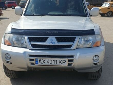 Серый Мицубиси Паджеро, объемом двигателя 3.2 л и пробегом 270 тыс. км за 10700 $, фото 1 на Automoto.ua