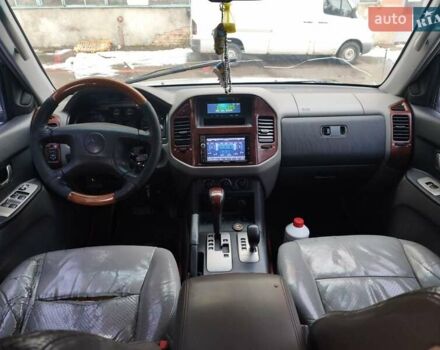 Серый Мицубиси Паджеро, объемом двигателя 3.5 л и пробегом 314 тыс. км за 5000 $, фото 1 на Automoto.ua