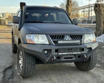 Серый Мицубиси Паджеро, объемом двигателя 3.2 л и пробегом 450 тыс. км за 10000 $, фото 1 на Automoto.ua