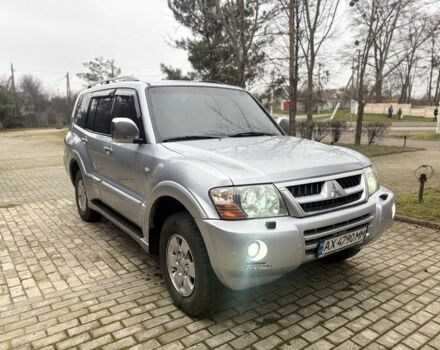 Серый Мицубиси Паджеро, объемом двигателя 3.5 л и пробегом 250 тыс. км за 6000 $, фото 1 на Automoto.ua