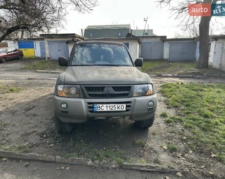 Сірий Міцубісі Паджеро, об'ємом двигуна 3.2 л та пробігом 368 тис. км за 9000 $, фото 1 на Automoto.ua