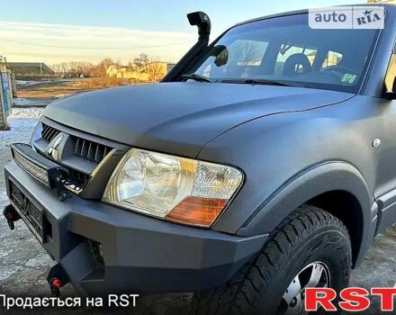 Сірий Міцубісі Паджеро, об'ємом двигуна 3.2 л та пробігом 450 тис. км за 10000 $, фото 1 на Automoto.ua