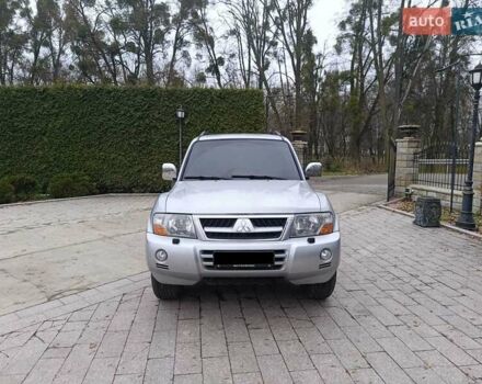 Сірий Міцубісі Паджеро, об'ємом двигуна 3.5 л та пробігом 290 тис. км за 7500 $, фото 1 на Automoto.ua