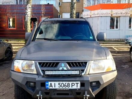 Серый Мицубиси Паджеро, объемом двигателя 3.2 л и пробегом 450 тыс. км за 9999 $, фото 1 на Automoto.ua
