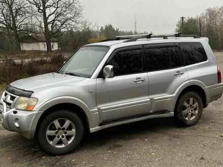 Серый Мицубиси Паджеро, объемом двигателя 3.5 л и пробегом 209 тыс. км за 7854 $, фото 1 на Automoto.ua