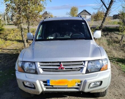 Серый Мицубиси Паджеро, объемом двигателя 3 л и пробегом 325 тыс. км за 4500 $, фото 1 на Automoto.ua