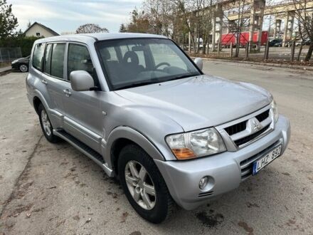 Серый Мицубиси Паджеро, объемом двигателя 3.2 л и пробегом 327 тыс. км за 2700 $, фото 1 на Automoto.ua