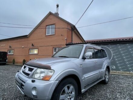 Серый Мицубиси Паджеро, объемом двигателя 3.8 л и пробегом 355 тыс. км за 7300 $, фото 1 на Automoto.ua