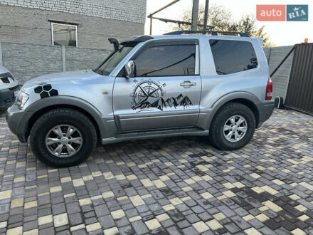 Міцубісі Паджеро 2006 у Дніпро (Дніпропетровську) на Automoto.ua Сірий Міцубісі Паджеро, об'ємом двигуна 3 л та пробігом 252 тис. км за 12500 $, фото 1 на Automoto.ua