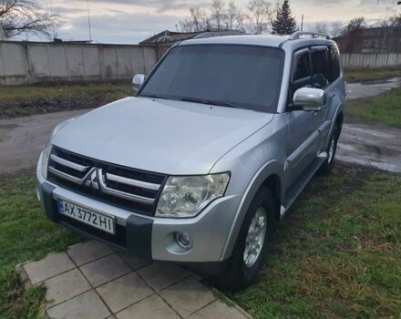 Серый Мицубиси Паджеро, объемом двигателя 3 л и пробегом 200 тыс. км за 10900 $, фото 1 на Automoto.ua