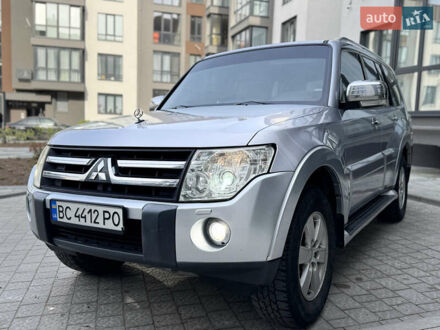 Мицубиси Паджеро 2007 в Львове на Automoto.ua Серый Мицубиси Паджеро, объемом двигателя 3 л и пробегом 299 тыс. км за 10550 $, фото 1 на Automoto.ua