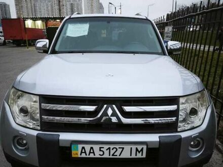 Серый Мицубиси Паджеро, объемом двигателя 3 л и пробегом 171 тыс. км за 11000 $, фото 1 на Automoto.ua