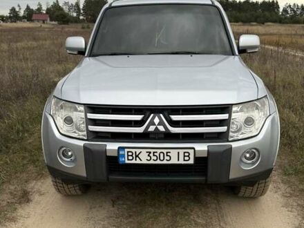 Міцубісі Паджеро 2007 у Березне на Automoto.ua Сірий Міцубісі Паджеро, об'ємом двигуна 3.2 л та пробігом 305 тис. км за 10900 $, фото 1 на Automoto.ua