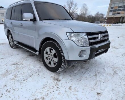 Серый Мицубиси Паджеро, объемом двигателя 3.2 л и пробегом 210 тыс. км за 13499 $, фото 1 на Automoto.ua
