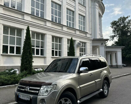 Сірий Міцубісі Паджеро, об'ємом двигуна 3 л та пробігом 295 тис. км за 9500 $, фото 1 на Automoto.ua